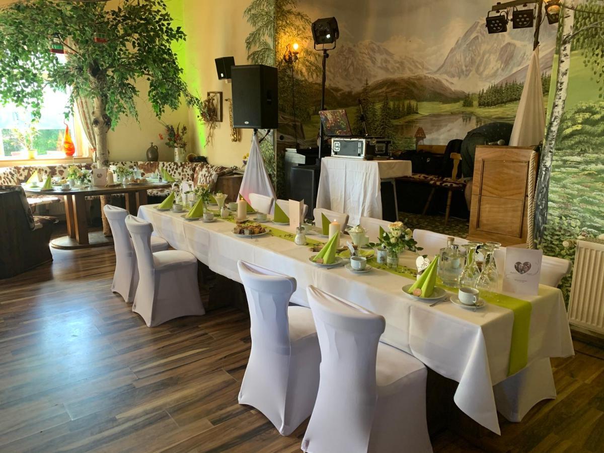 Hotel Alpenhof Markneukirchen Экстерьер фото