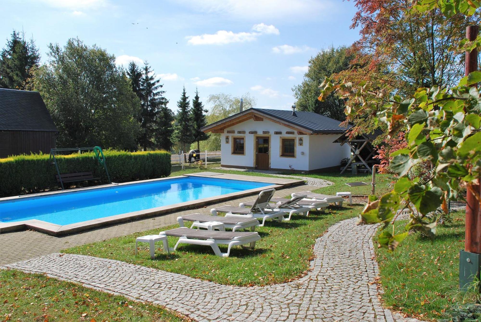 Hotel Alpenhof Markneukirchen Экстерьер фото