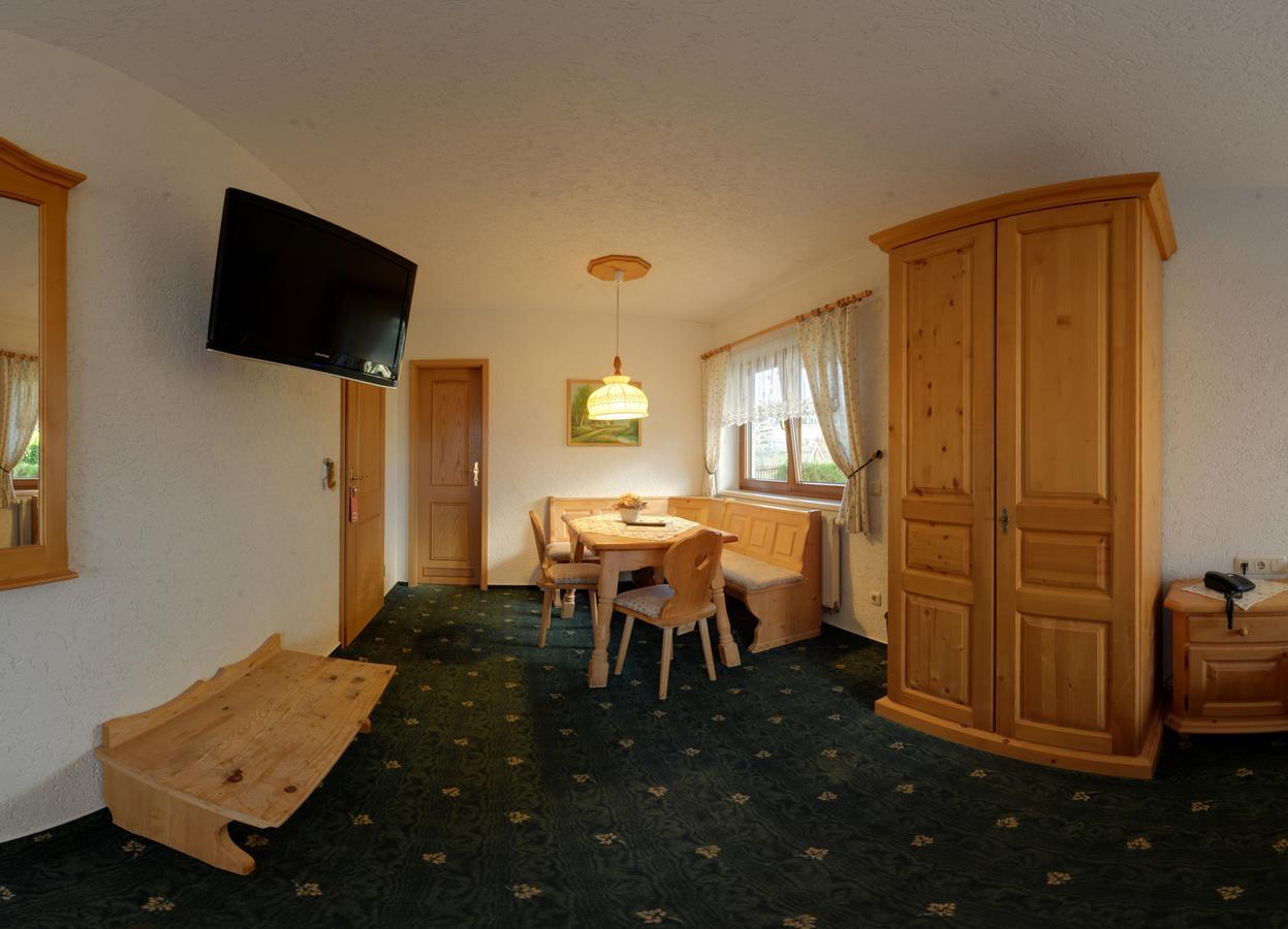 Hotel Alpenhof Markneukirchen Экстерьер фото