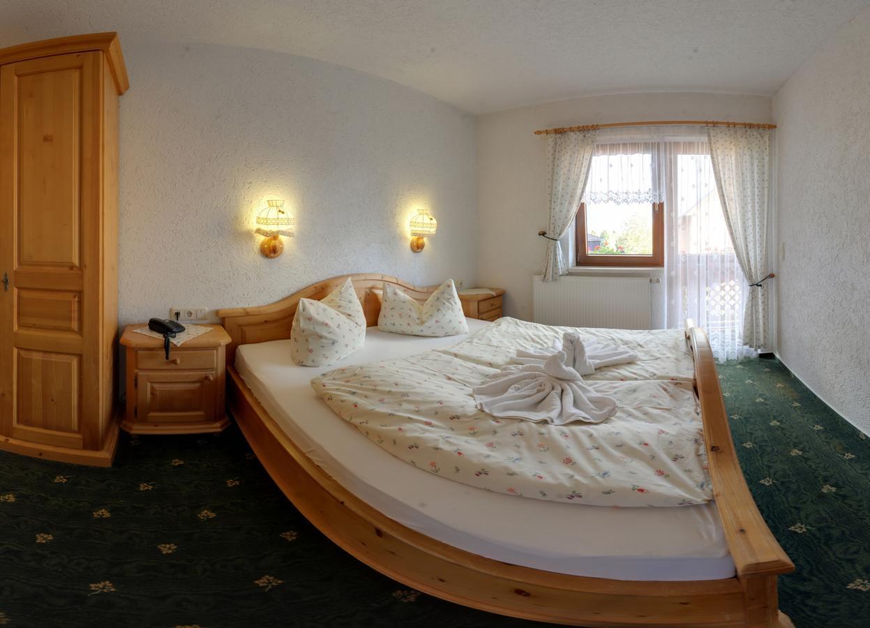 Hotel Alpenhof Markneukirchen Экстерьер фото
