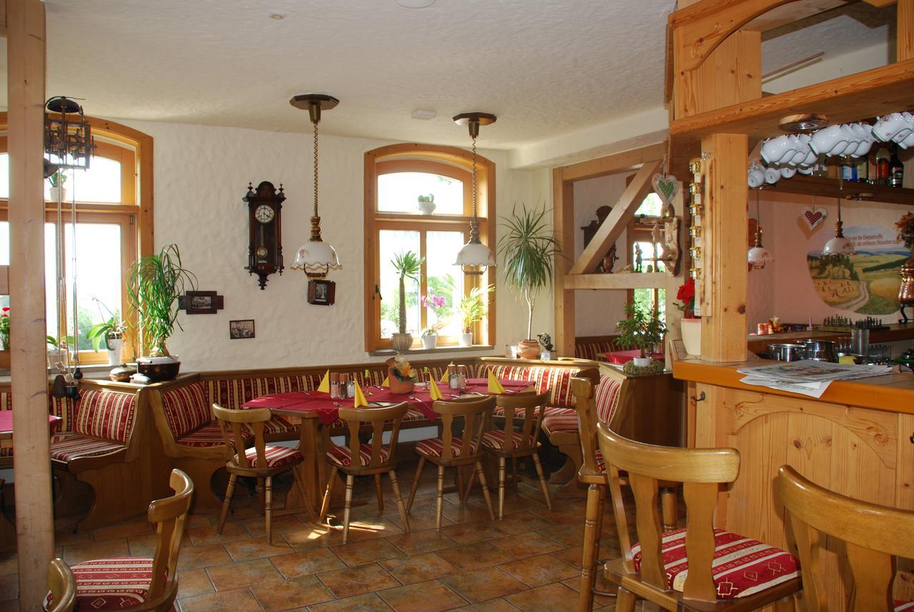 Hotel Alpenhof Markneukirchen Экстерьер фото